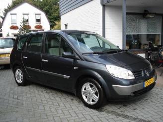 damaged commercial vehicles Renault Grand-scenic 120 pk dci 7 pers dynamique 2005/2