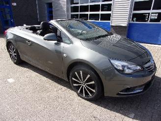 damaged commercial vehicles Opel Cascada 1.6 TURBO AUTOMAAT 2017/4
