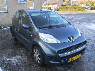 dommages  camping cars Peugeot 107 1.0-12V XS Airco 2011/8