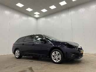 disassembly commercial vehicles Peugeot 308 SW 1.2 PureTech Executive Navi Clima 2019/1