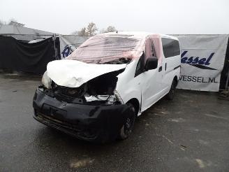 damaged trucks Nissan Nv200 1.5 WATERSCHADE 2019/8