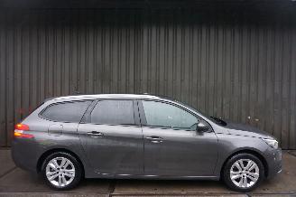 disassembly commercial vehicles Peugeot 308 SW 1.2 PureTech 81kW Blue Lease Executive 2020/6