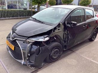 damaged commercial vehicles Toyota Yaris Yaris III (P13), Hatchback, 2010 / 2020 1.0 12V VVT-i 2015/10