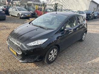 Vaurioauto  scooters Ford Fiesta 1.5 TDCI  Style Lease 2015/12