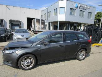 Vaurioauto  commercial vehicles Ford Focus 1.0i 92kW 93000 km 2017/4