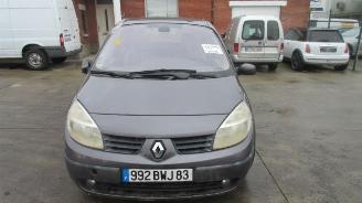 Vaurioauto  commercial vehicles Renault Scenic  2003/10