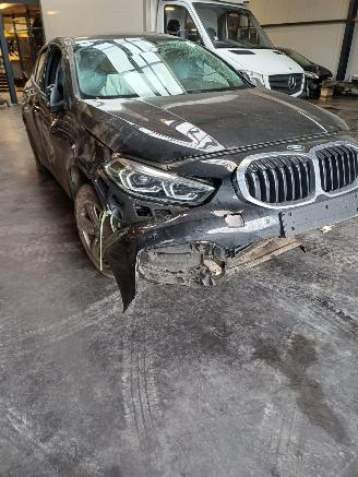 Damaged car BMW X1 116i www.midelo-onderdelen.nl 2023/1