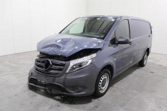 Vaurioauto  commercial vehicles Mercedes Vito  2021/8