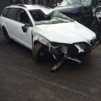 danneggiata veicoli commerciali Skoda Octavia  2016/7