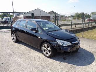 damaged passenger cars Opel Astra 1.3 CDTI A13DTE 2010/8