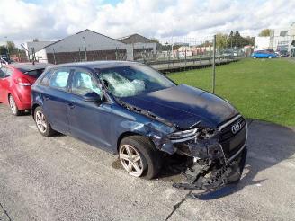 dañado vehículos comerciales Audi A3 1.0 2019/4