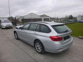 krockskadad bil auto BMW 3-serie BUSINESS PACK 2019/1