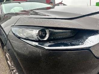 krockskadad bil bromfiets Mazda CX-30 2.0 HYBRIDE 2019/10